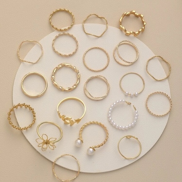 SHEIN 20 Pcs Gold and White Dainty Ring Set - Picture 4 of 4